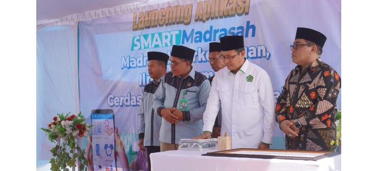 Kakanwil Kemenag Prop. NTT Launching Aplikasi SMART Madrasah dan Pembelajaran Digital MAN Ende