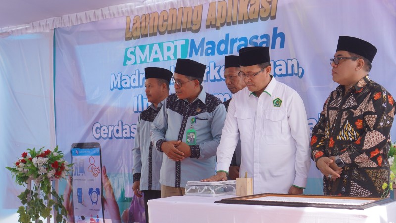 Kakanwil Kemenag Prop. NTT Launching Aplikasi SMART Madrasah dan Pembelajaran Digital MAN Ende