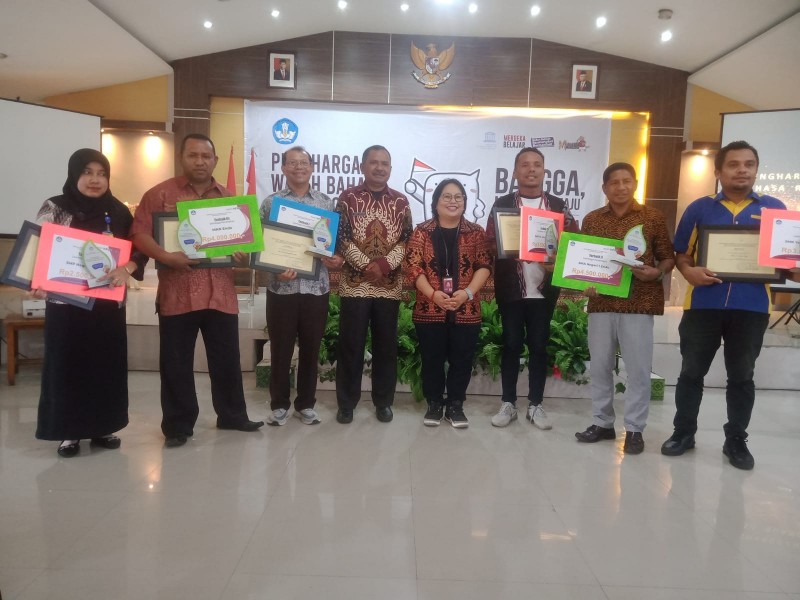 MAN Ende Juara 3 Penghargaan Wajah Bahasa di Ruang Publik