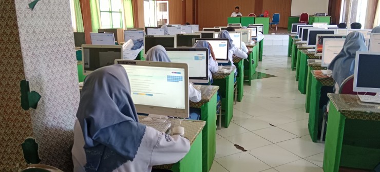 362 orang Peserta Didik Kelas XII MAN Ende Ikuti AM CBT